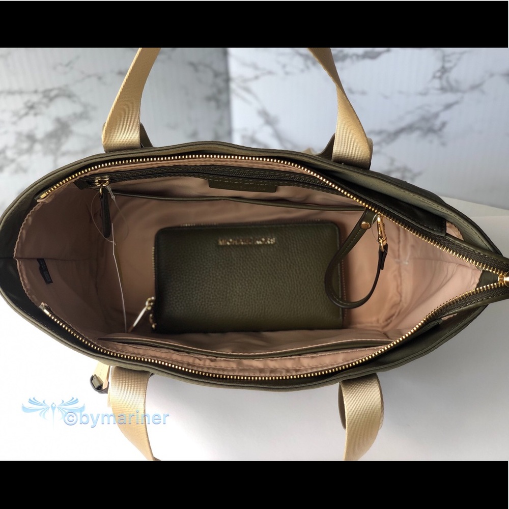 🍀NWT Michael Kors Polly Tote and Wallet Set - Picture 7 of 8